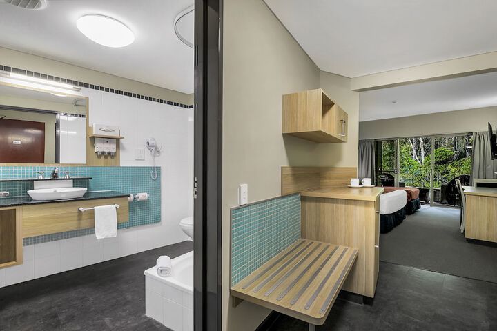 Room 43 of 90