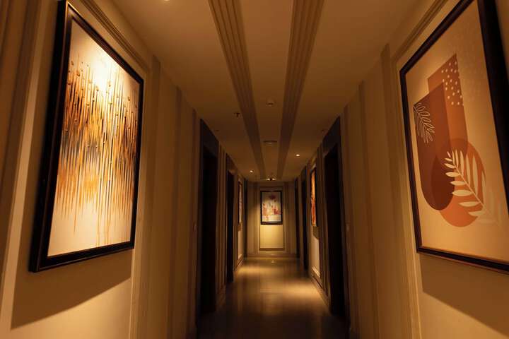 Room 65 of 100