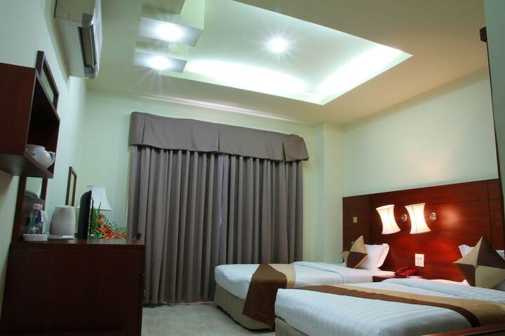 Room 6 of 37