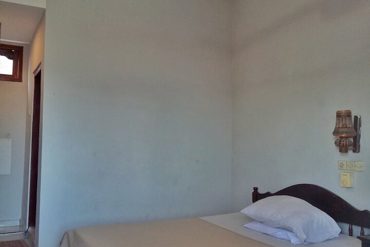 Room 8 of 61