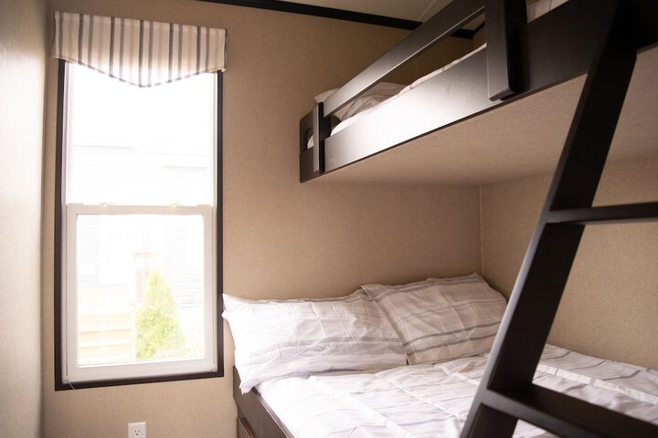 Room 9 of 48
