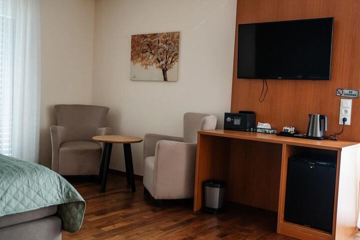 Room 12 of 63