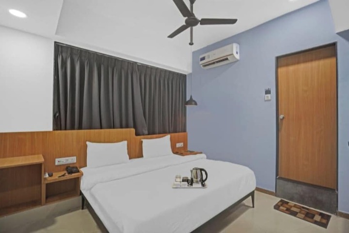 Room 8 of 14