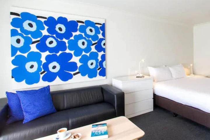 Room 15 of 48