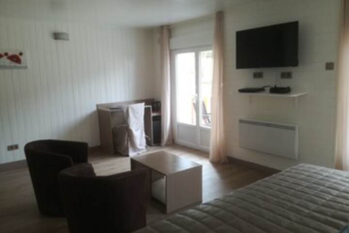 Room 25 of 28