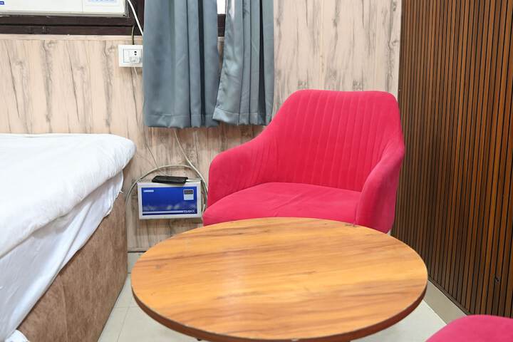 Room 8 of 26