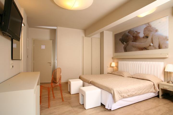 Room 9 of 51
