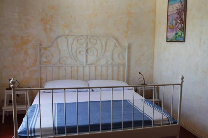 Room 17 of 49