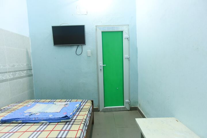 Room 15 of 21
