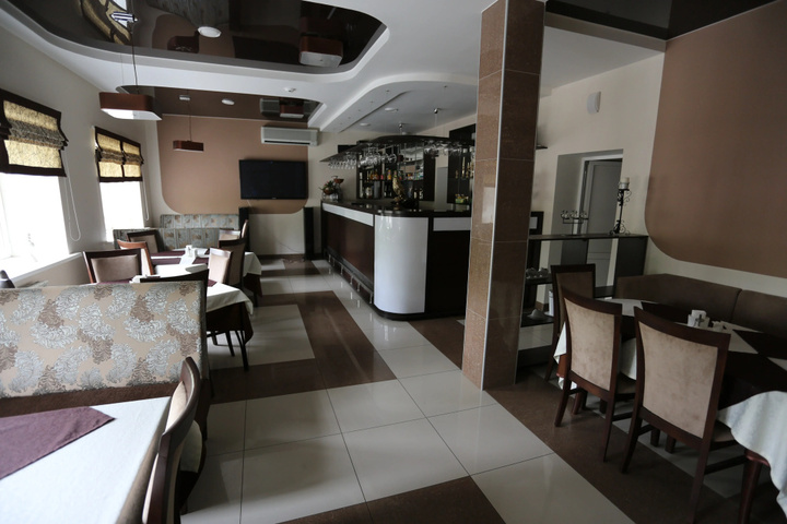 restaurant