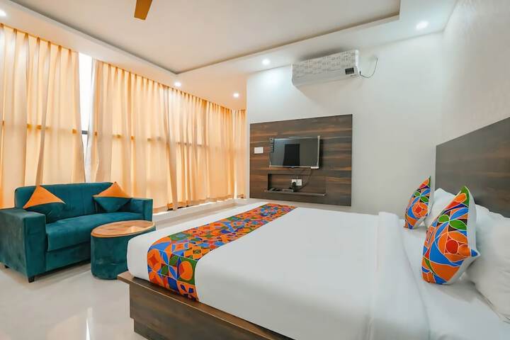 Room 2 of 6