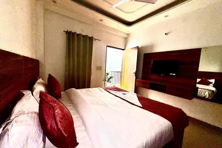 Room 4 of 35