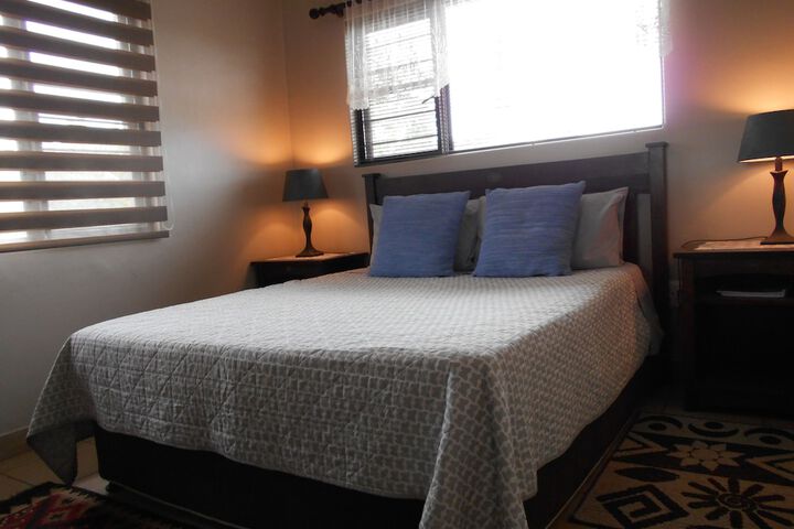 Room 6 of 76
