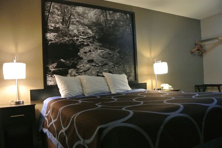 Room 14 of 32