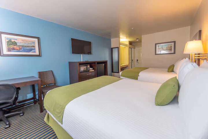 Room 33 of 114