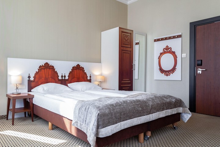 Room 16 of 71