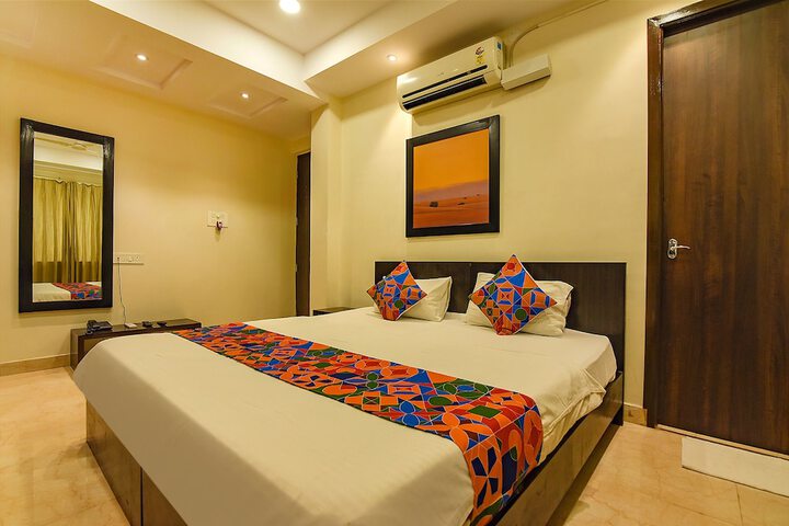 Room 14 of 27