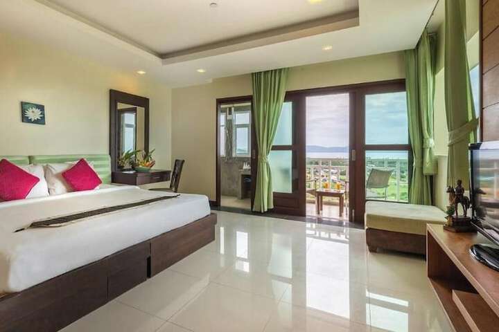 Room 2 of 9