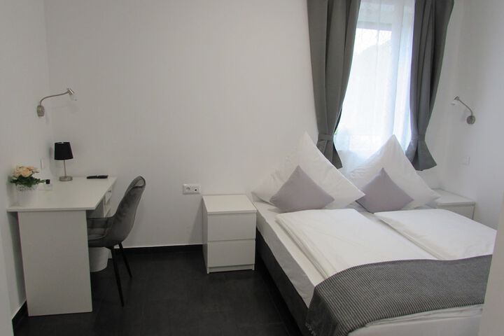 Room 3 of 11