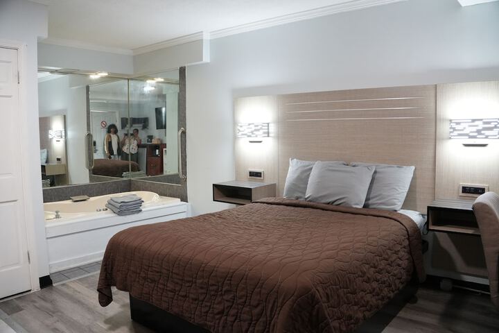 Room 20 of 54
