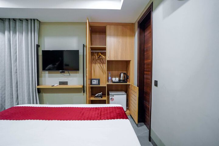 Room 19 of 73