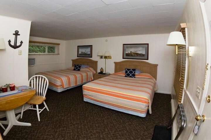 Room 12 of 77