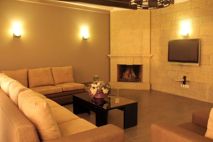 Room 15 of 82