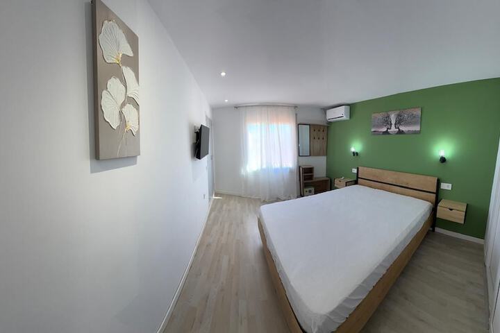Room 33 of 133