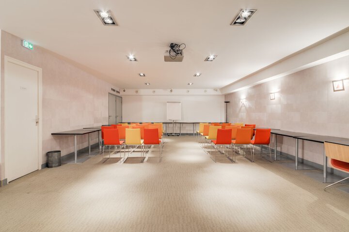 Business Center 41 of 42