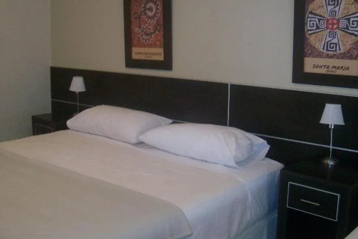 Room 4 of 17