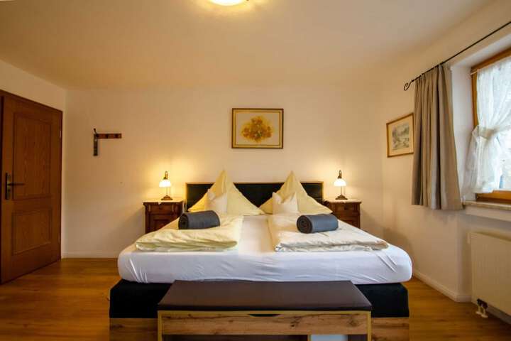 Room 10 of 72