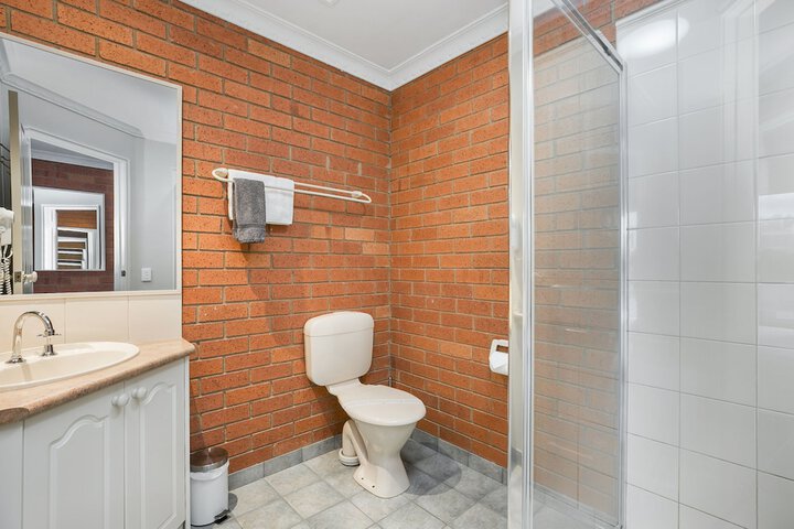 Room 18 of 28