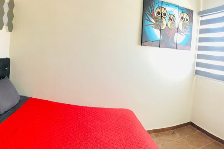 Room 6 of 28
