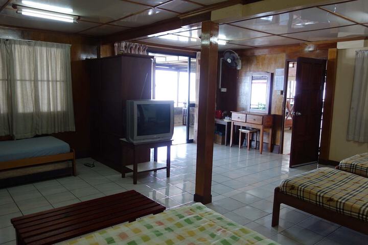 Room 7 of 47