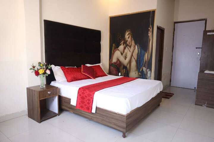 Room 20 of 35
