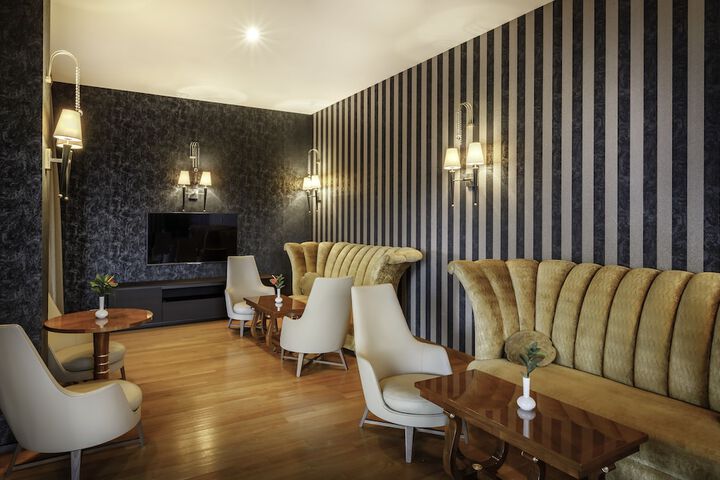 Hotel Lobby