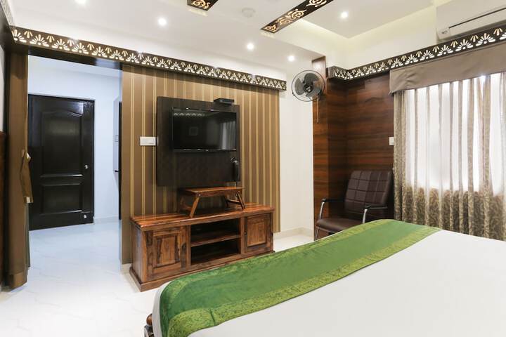 Room 11 of 34