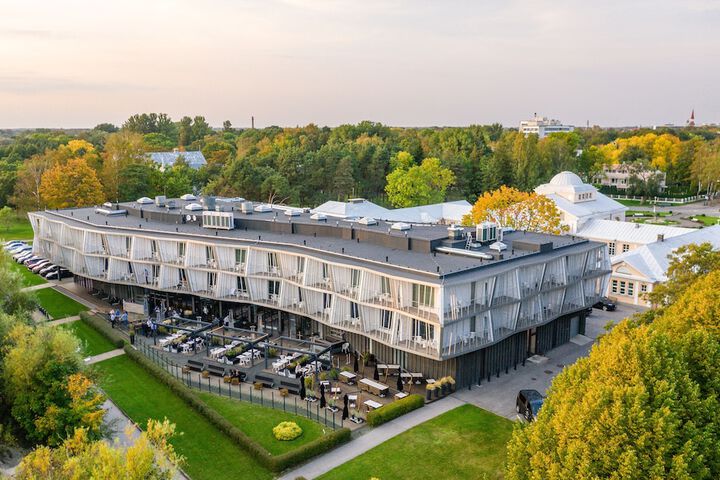 Hotel 64 of 67