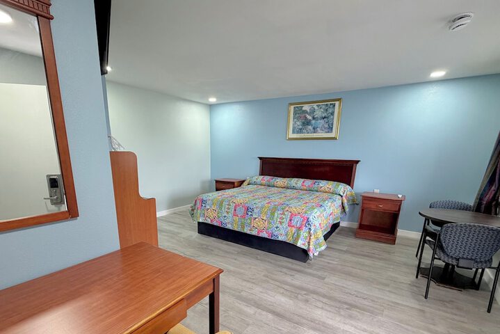 Room 12 of 16