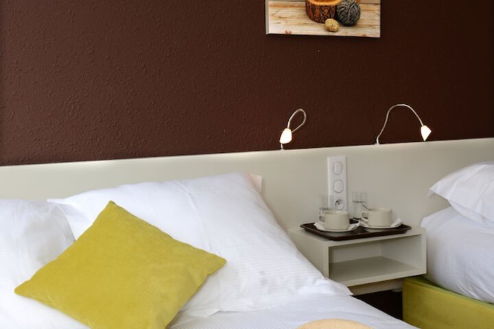 Room 7 of 36