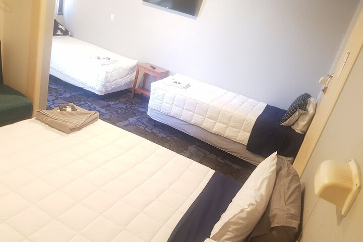 Room 4 of 27