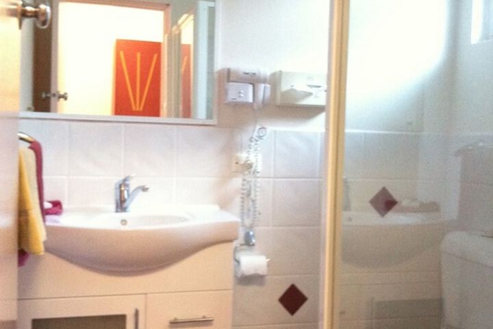 Room 17 of 24