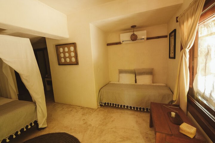 Room 16 of 60