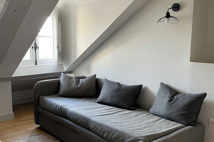 Room 15 of 53