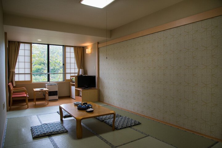 Room 5 of 15