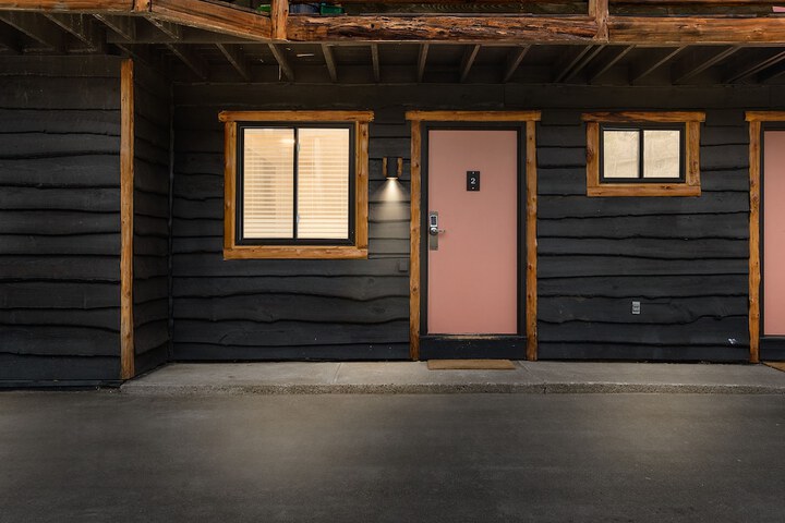 Room 2 of 47