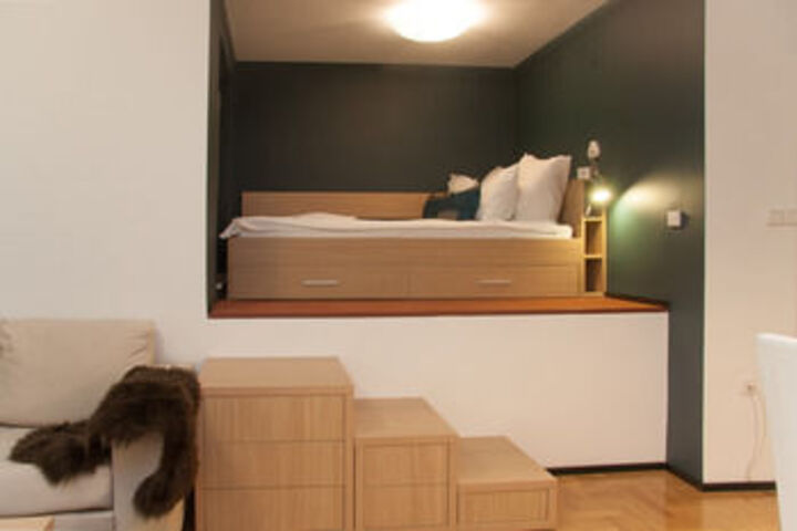 Room 16 of 73