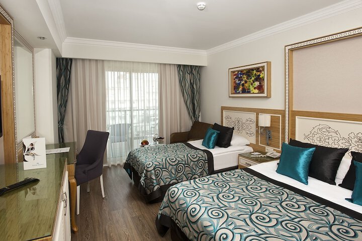 Room 6 of 108