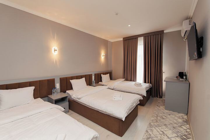 Room 10 of 51