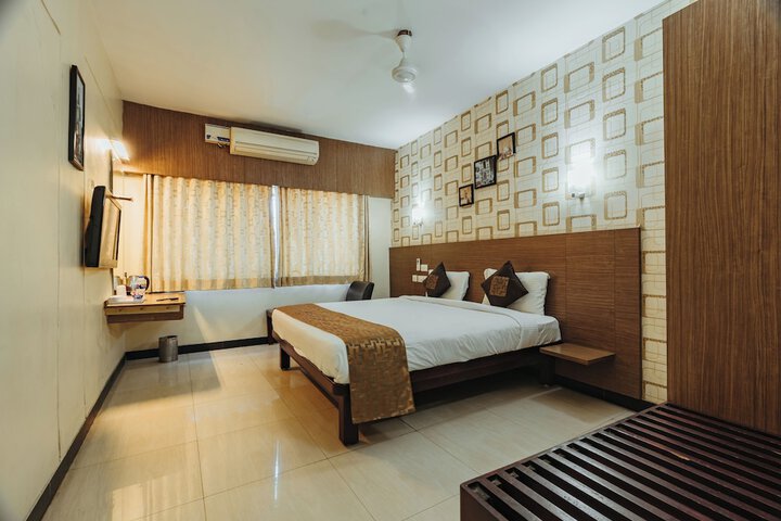 Room 7 of 30